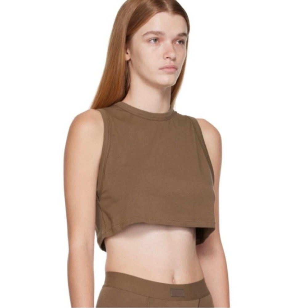 SKIMS Brown Boyfriend Cropped Tank Top XS
